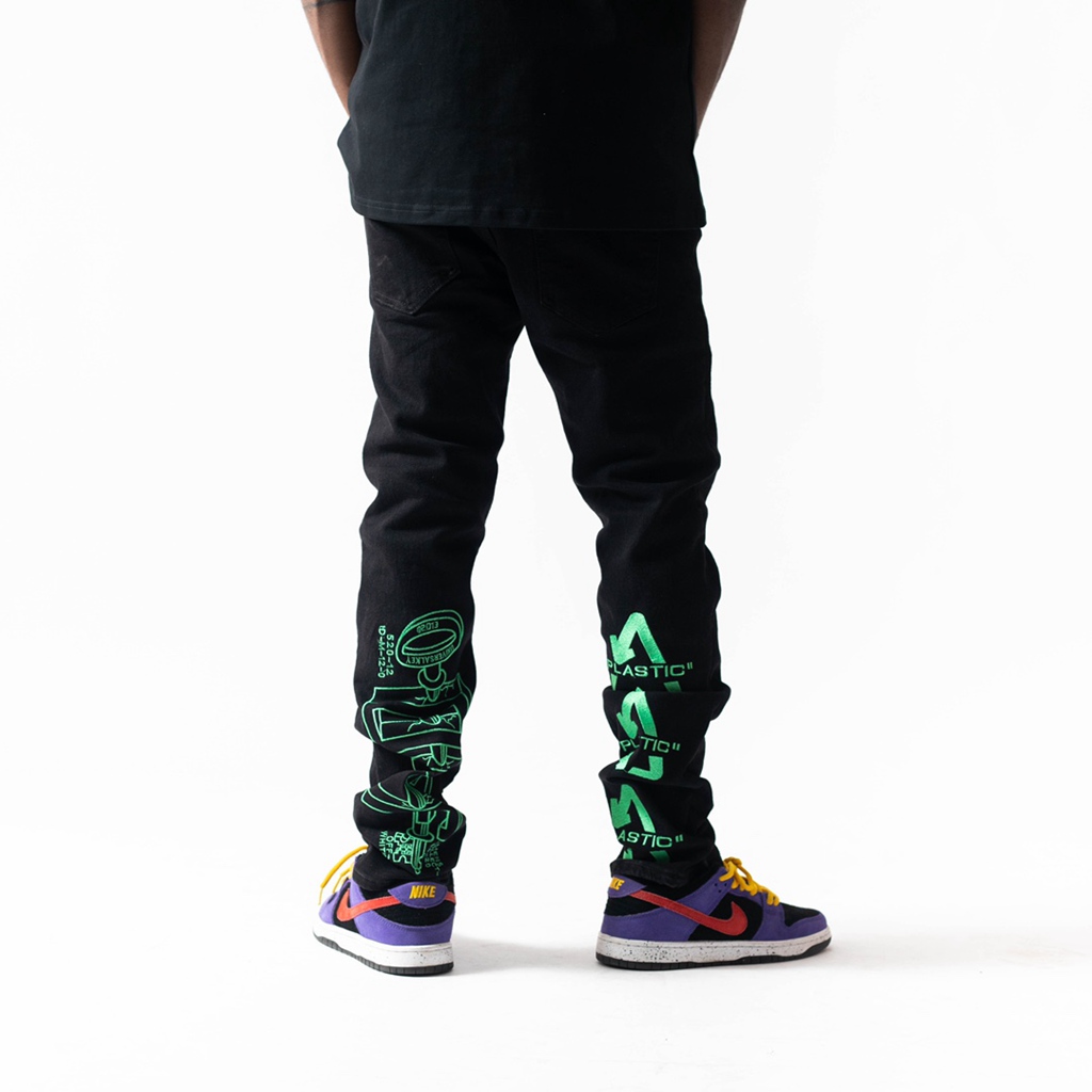 OFF WHITE